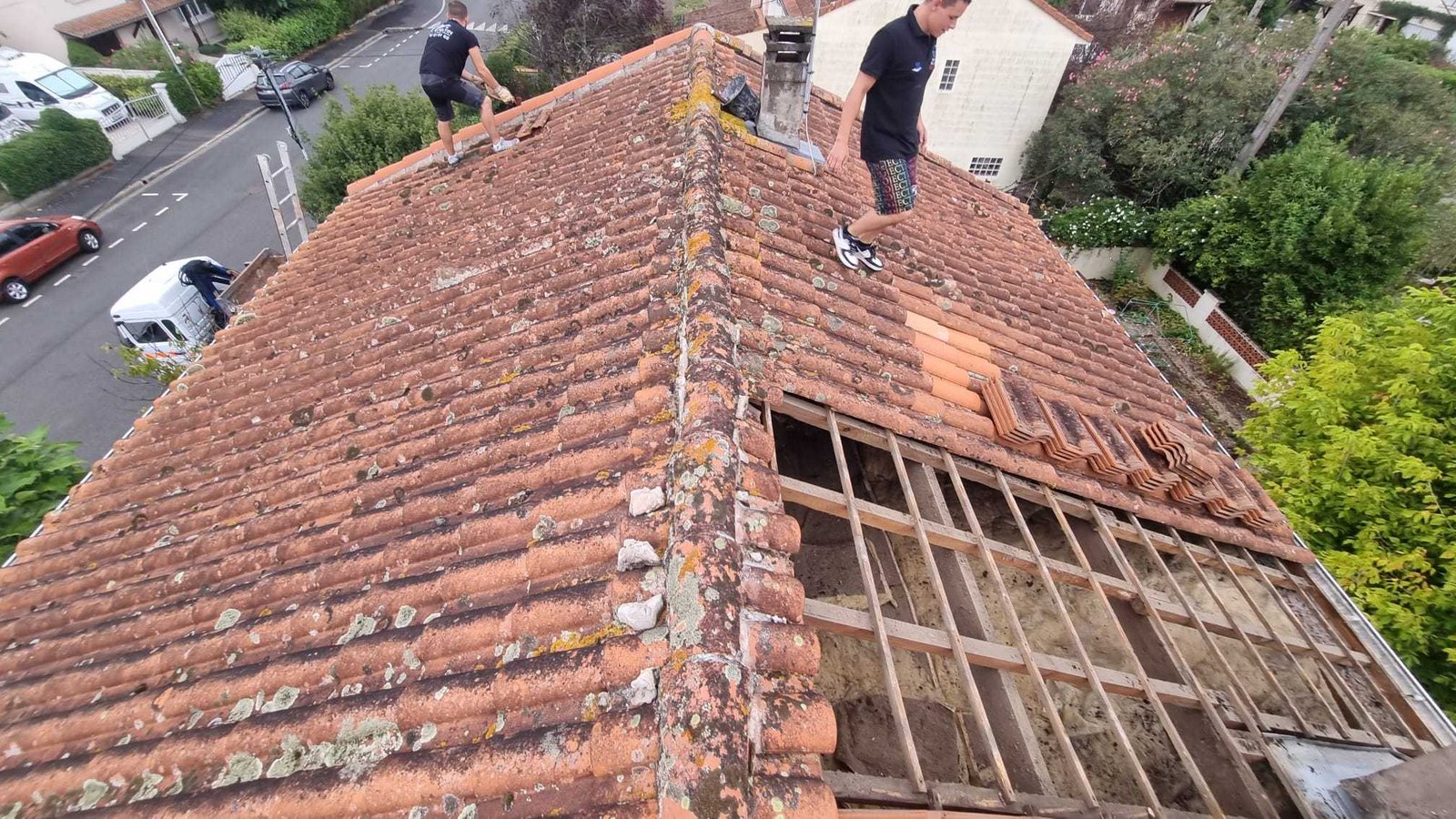 Avant rénovation de toiture en tuiles à Eysines